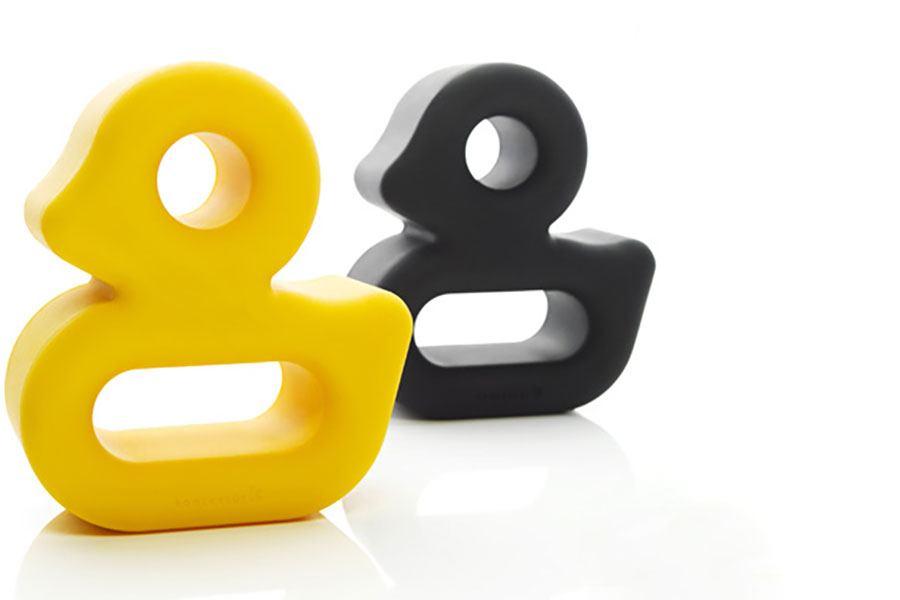 When Leading Is Not Belonging