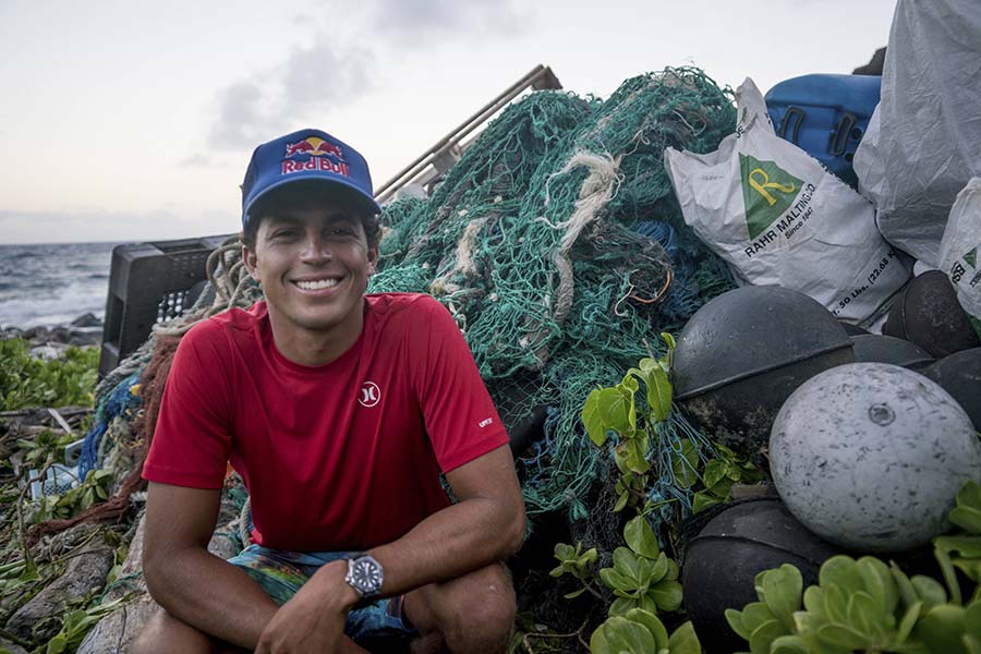 Surf Champions Lead Clean-up on Earth Day
