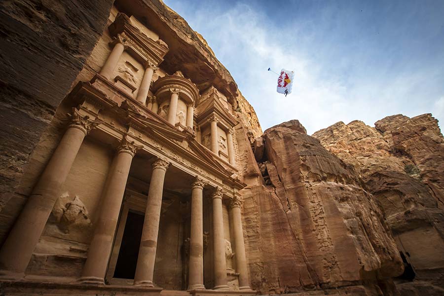 Highlight a World Heritage Site: Land on it!