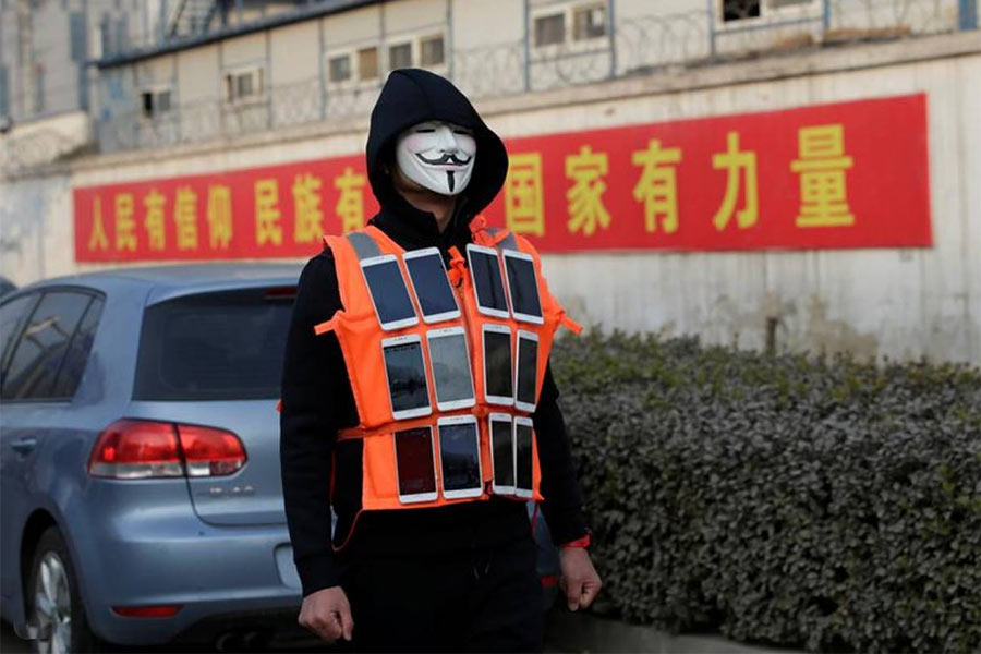 Artist Live Streams Beijing Smog to Raise Awareness