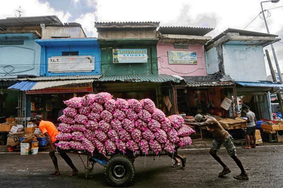 Experts Question Wisdom That More Food Means Less Hunger