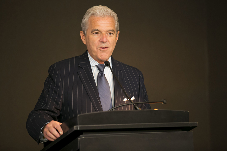 Giving a Speech? Here’s How to Make Your Entire Audience Pay Attention