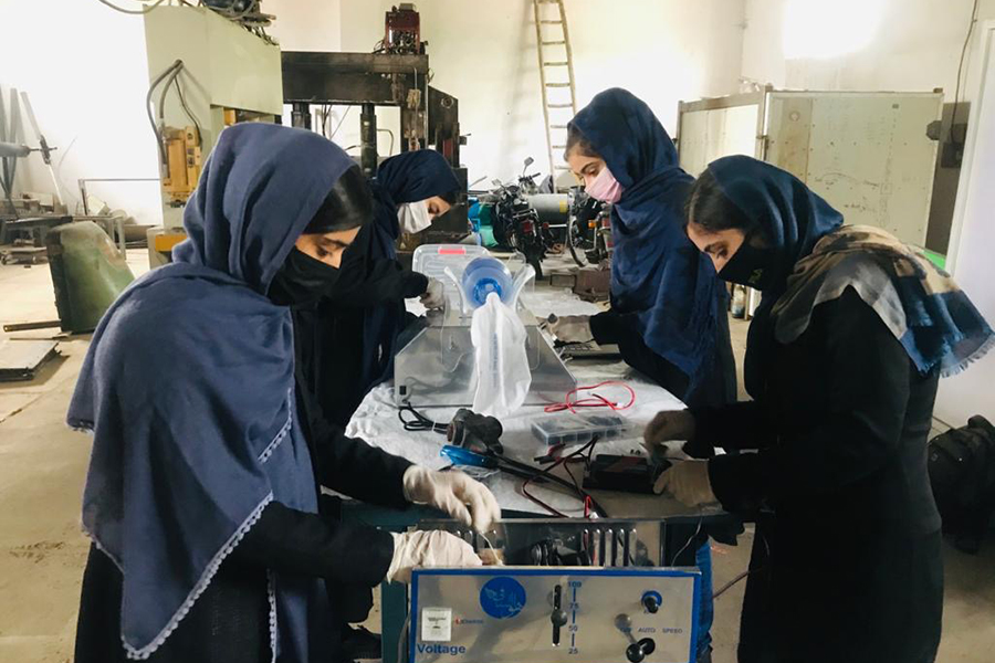 With Bike Chains and Car Parts, Afghan Girls Build Ventilators