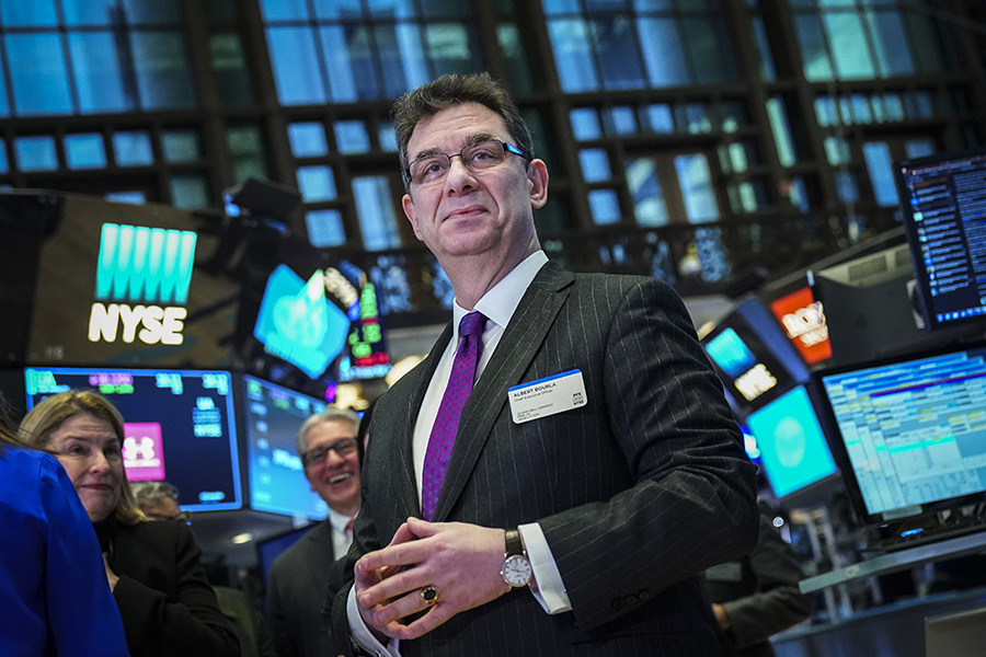 What Leaders Can Learn from Pfizer’s CEO and the COVID-19 Vaccine