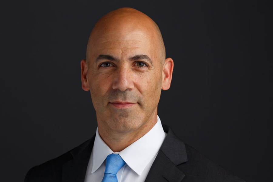 When Does an Unconventional Leadership Strategy Make Sense?